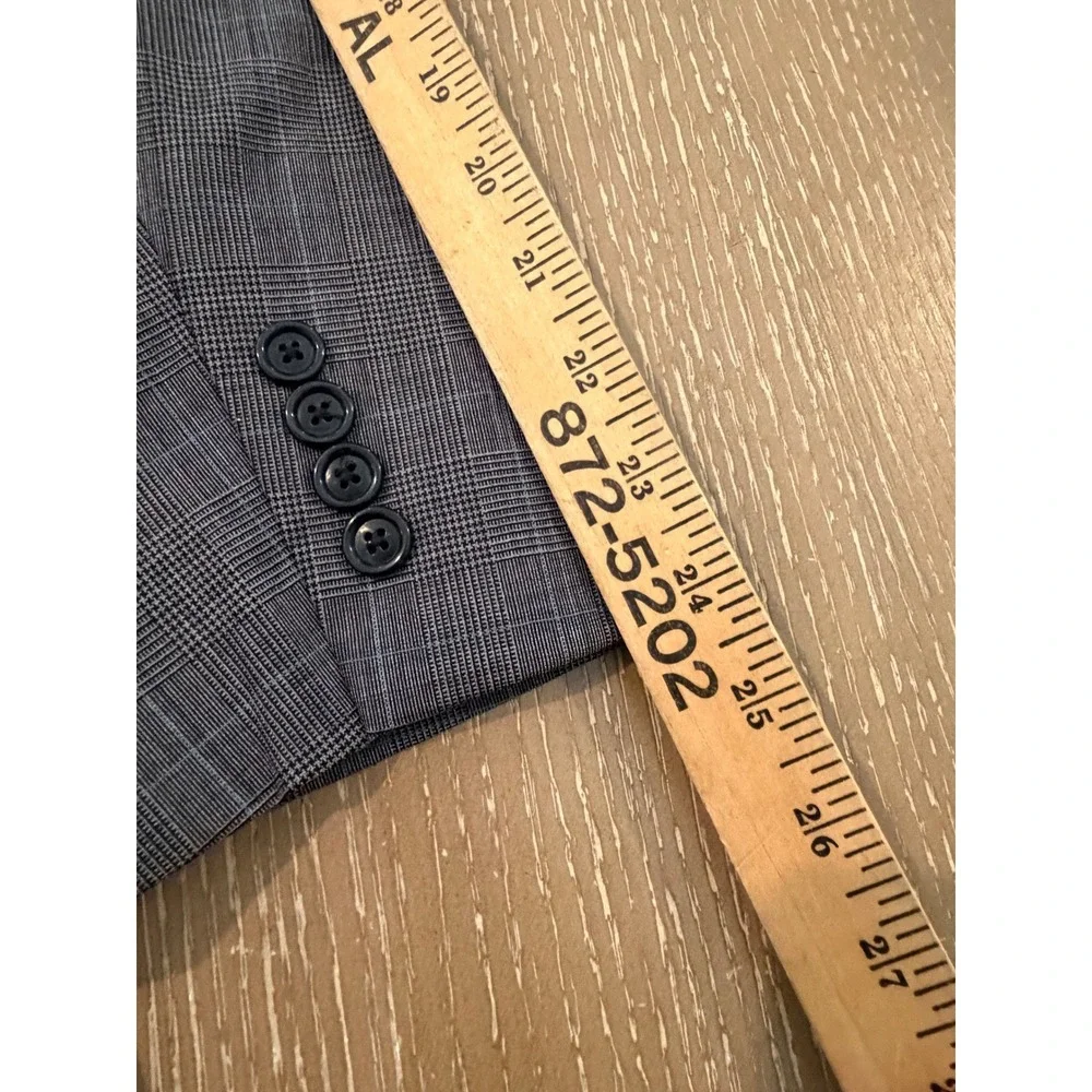 Jos. A. Bank Men's 44R Gray Blue Plaid 100% Wool Two Button Blazer Sport Coat